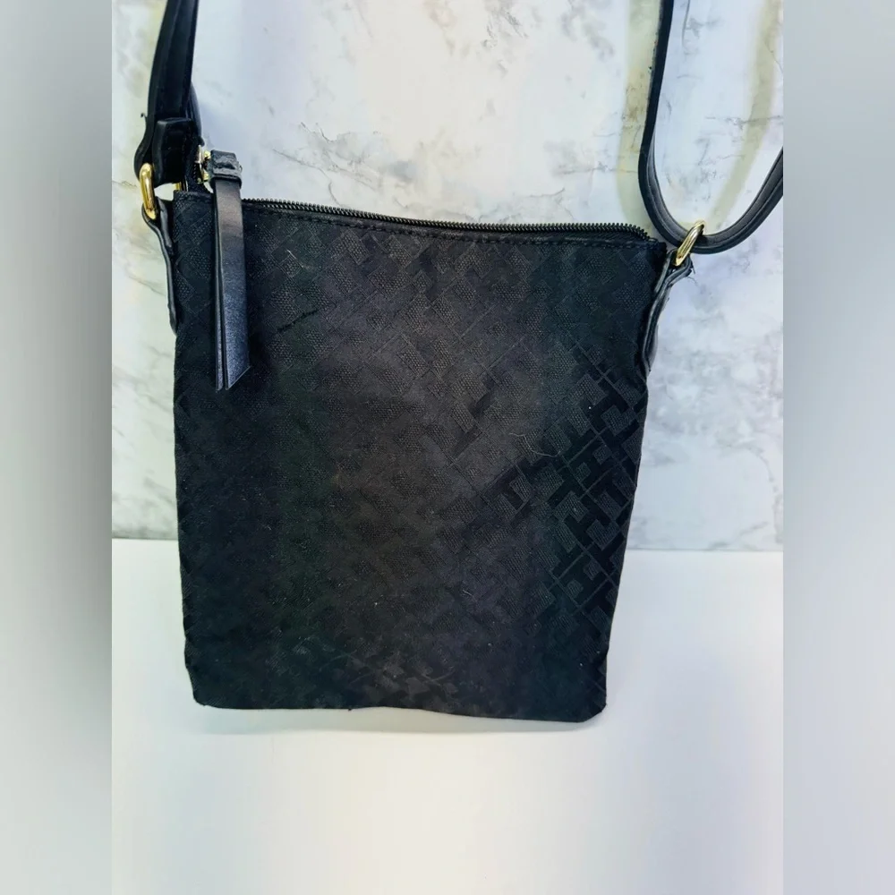 Tommy Hilfiger Crossbody Bag , Stylish Small Rectangle Bag Black